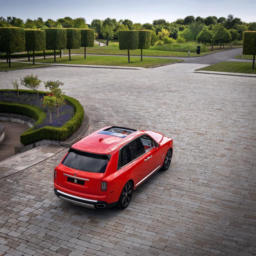  Rolls-Royce Cullinan Fux Orange 2019 года  (фото 12 из 32)